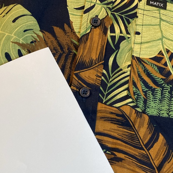 Men Matix black green leaf print short sleeve button down shirt size S - NWT - Picture 7 of 7